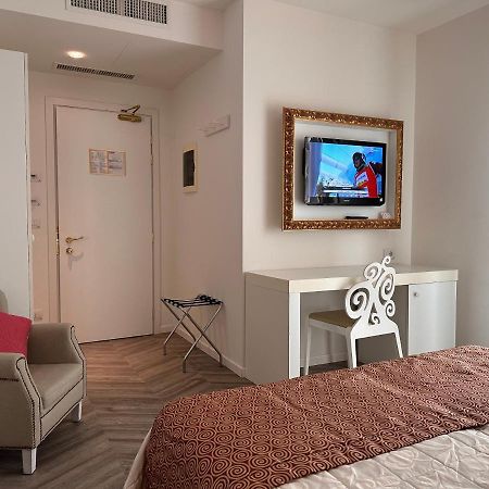 Hotel Albatros Lido di Jesolo Buitenkant foto
