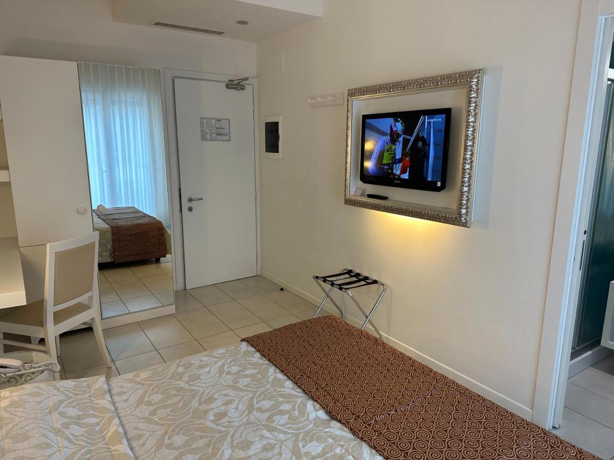 Hotel Albatros Lido di Jesolo Buitenkant foto
