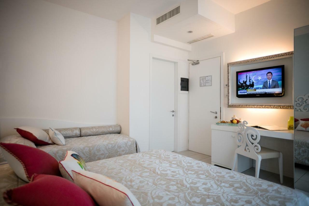 Hotel Albatros Lido di Jesolo Buitenkant foto